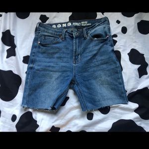 cute mid thigh jean shorts